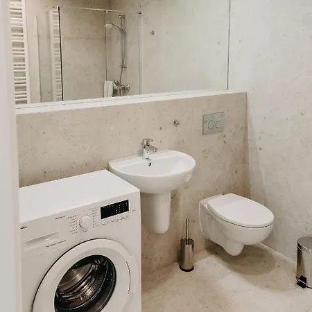 アパート Norwida 17 ミエンジズドロイェ