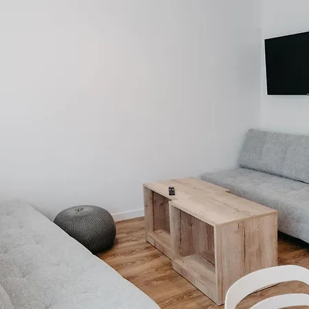 アパート Norwida 17 ミエンジズドロイェ